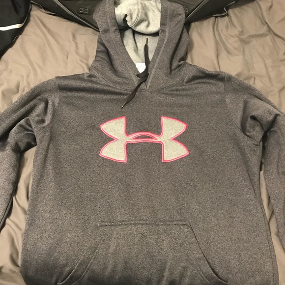 Women’s Medium Under Armour sweatshirt - Picture 1 of 1
